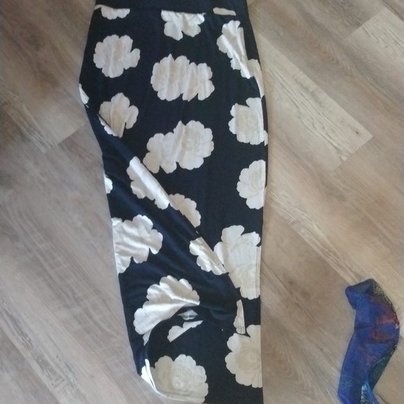 Clothes - Picture 4 of 12